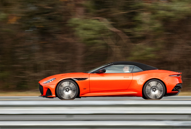 Aston Martin DBS Superleggera Volante