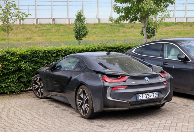 BMW i8