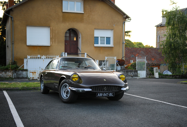 Ferrari 365 GT 2+2