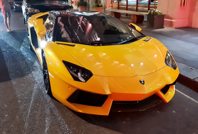 Lamborghini Aventador LP700-4 Roadster