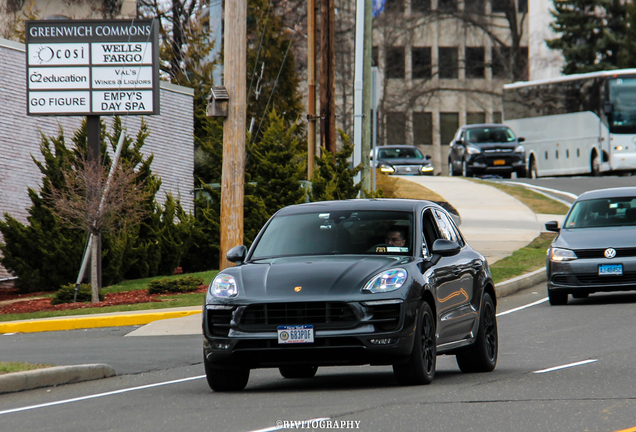 Porsche 95B Macan GTS