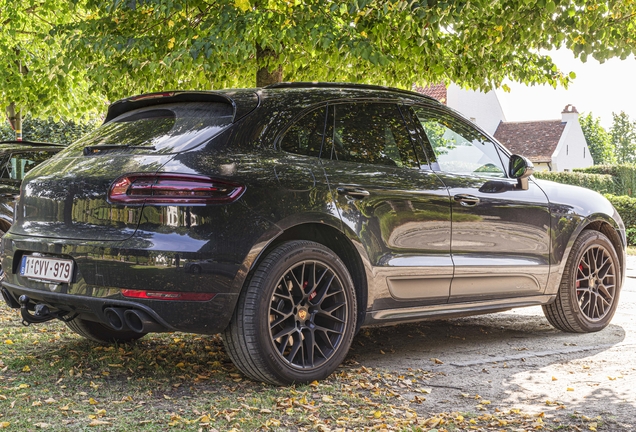 Porsche 95B Macan GTS