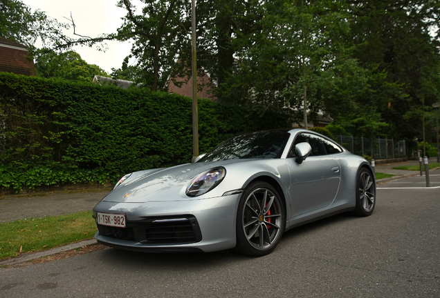 Porsche 992 Carrera 4S