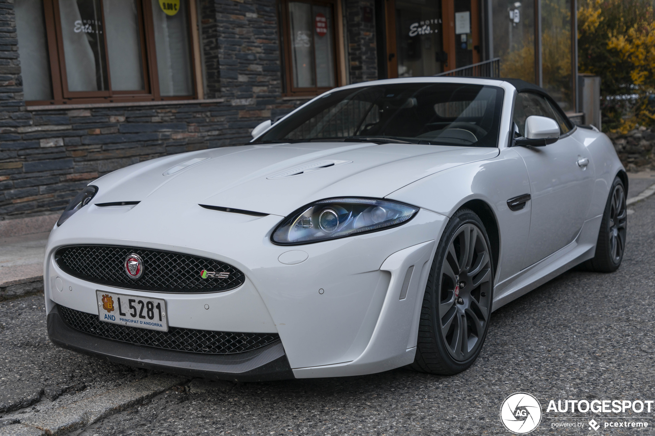 Jaguar XKR-S Convertible 2012