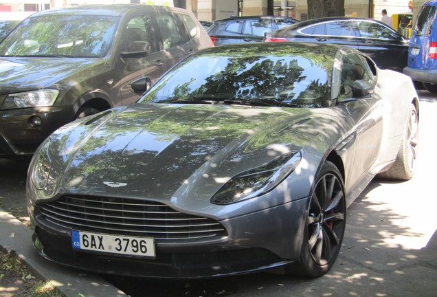 Aston Martin DB11 V8