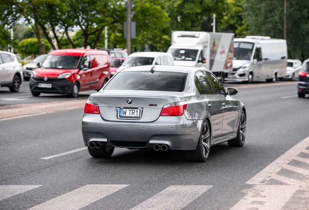 BMW M5 E60 2005