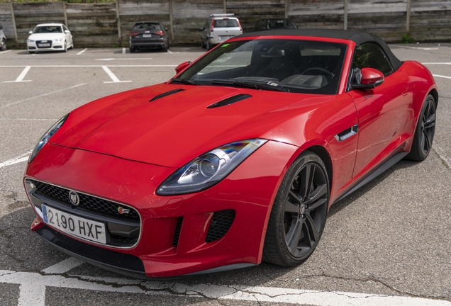 Jaguar F-TYPE S V8 Convertible