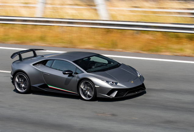 Lamborghini Huracán LP640-4 Performante