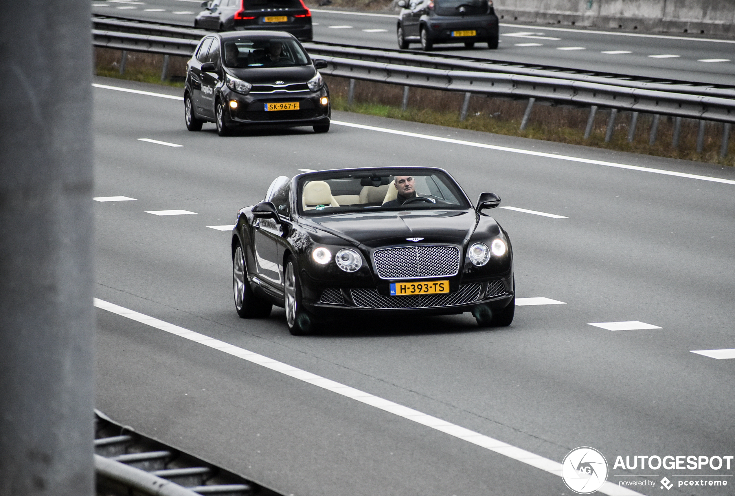 Bentley Continental GTC 2012