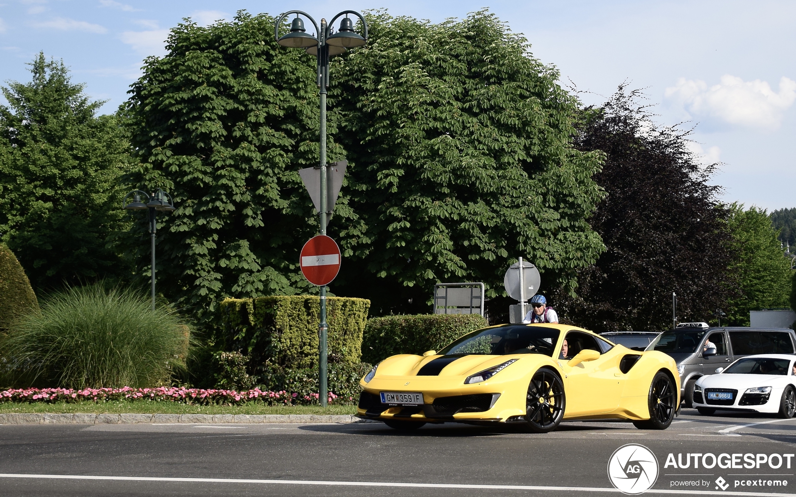 Ferrari 488 Pista