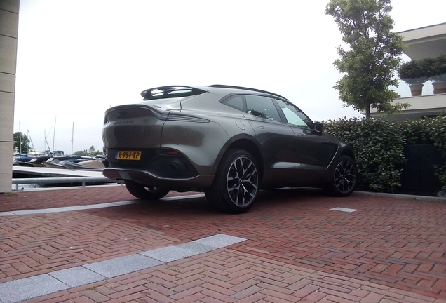 Aston Martin DBX