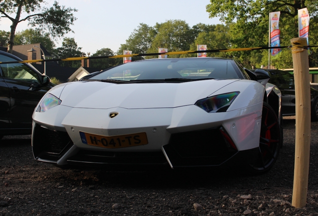 Lamborghini Aventador LP700-4 Roadster