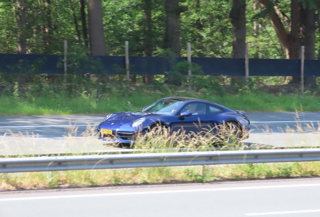 Porsche 992 Carrera 4S