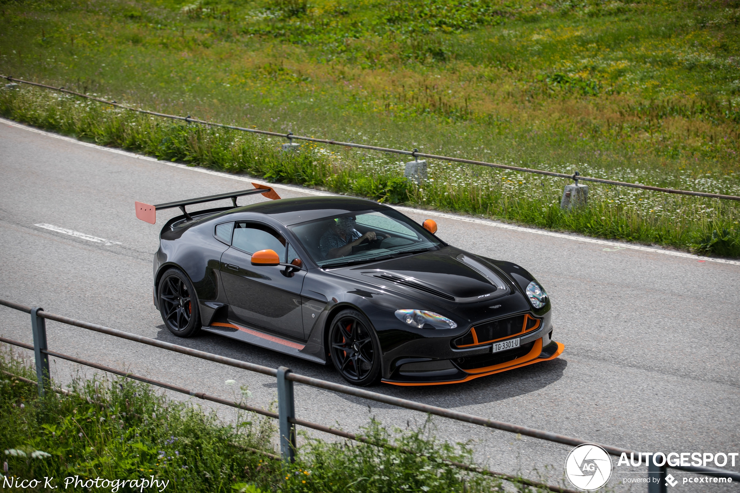 Aston Martin Vantage GT12