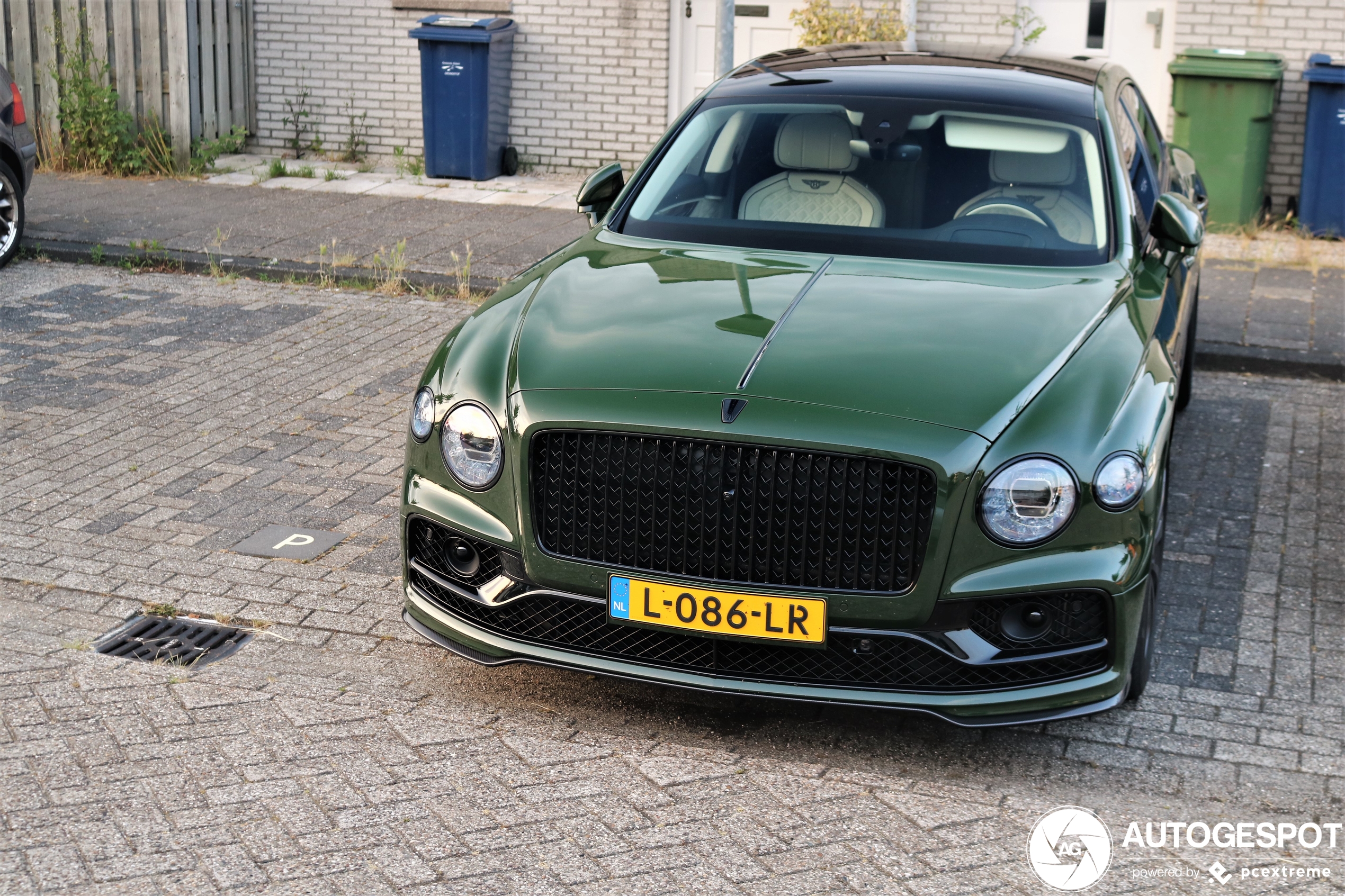 Bentley Flying Spur V8 2021