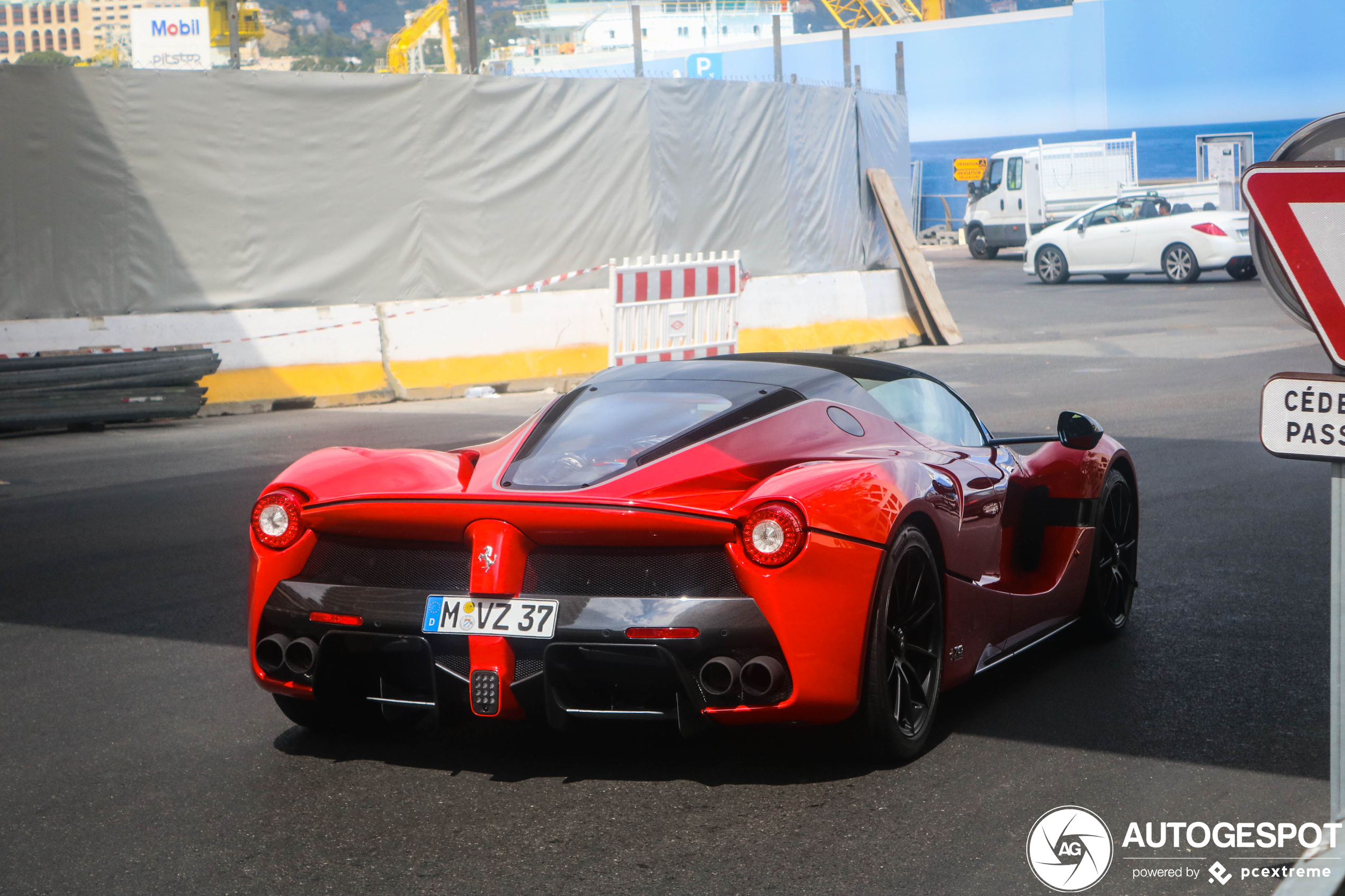 Ferrari LaFerrari Aperta