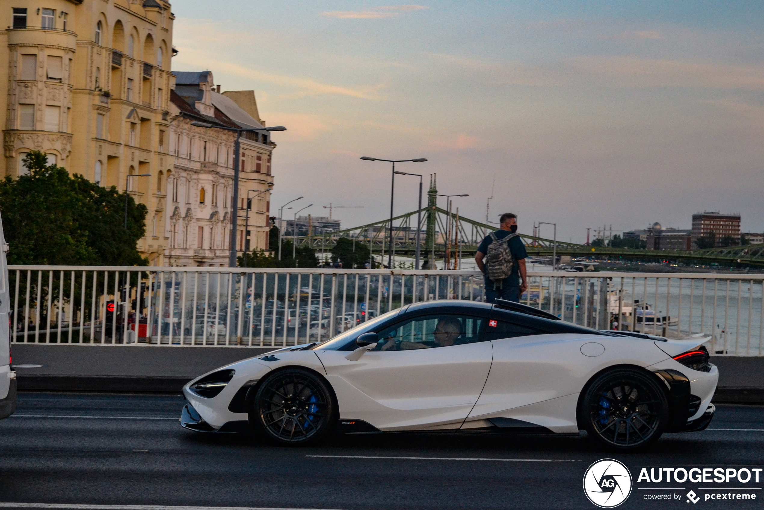 McLaren 765LT