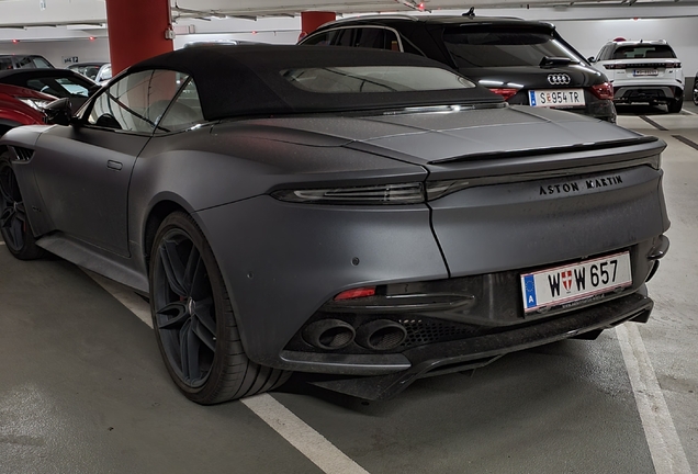 Aston Martin DBS Superleggera Volante