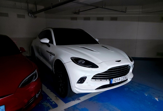 Aston Martin DBX