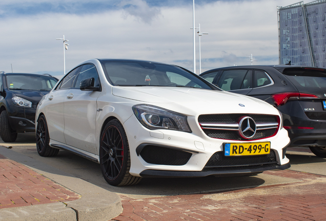 Mercedes-Benz CLA 45 AMG C117