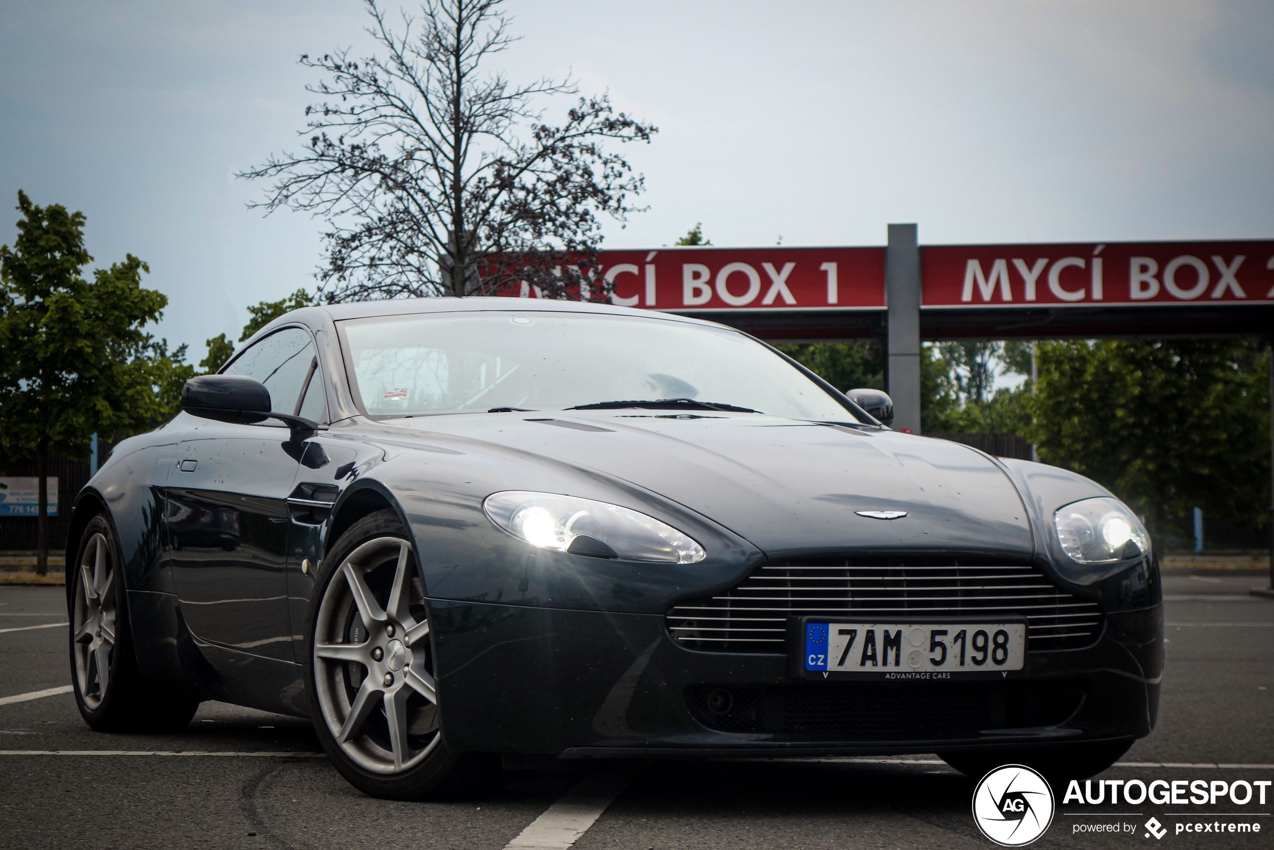 Aston Martin V8 Vantage