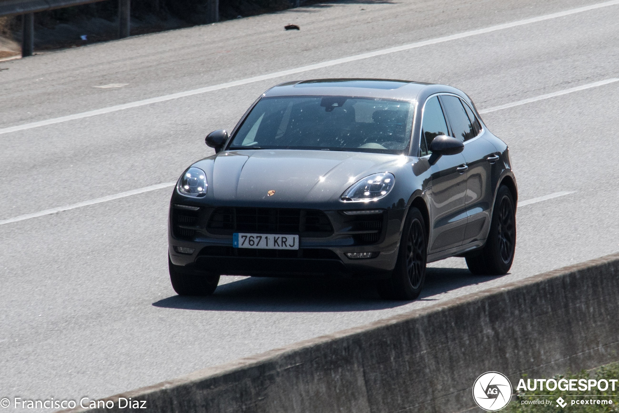 Porsche 95B Macan GTS