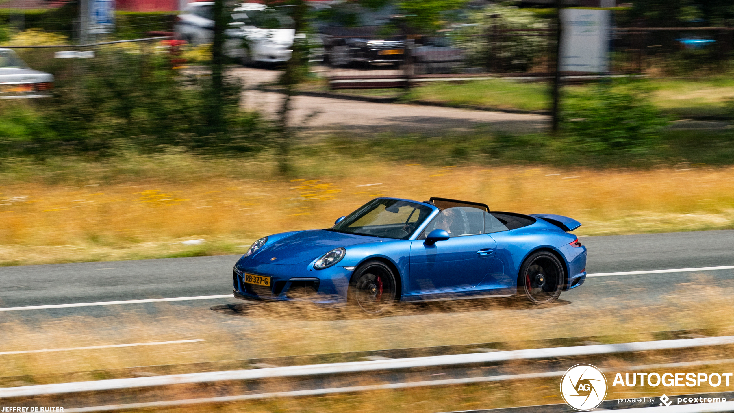 Porsche 991 Carrera 4 GTS Cabriolet MkII