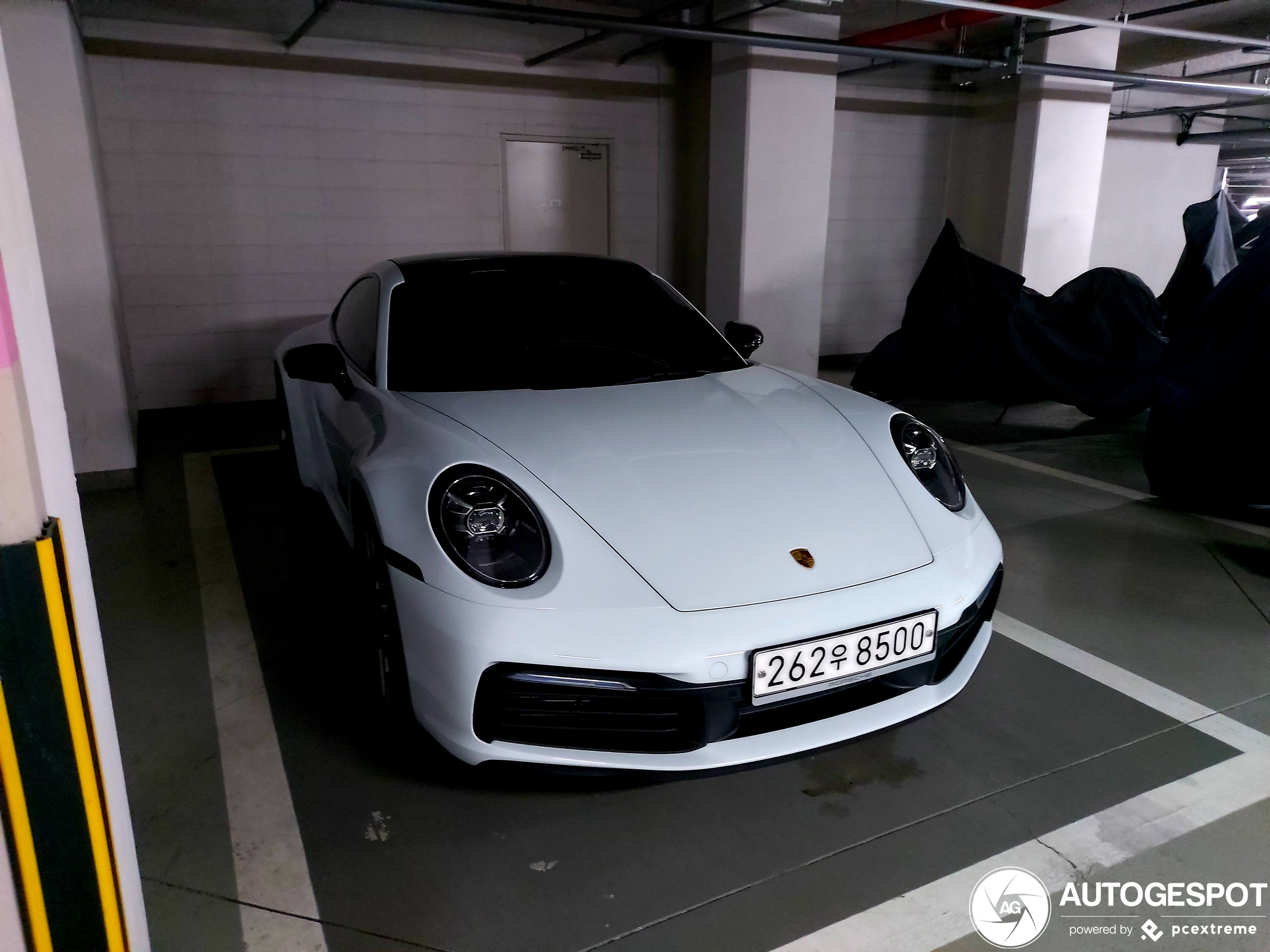 Porsche 992 Carrera 4S