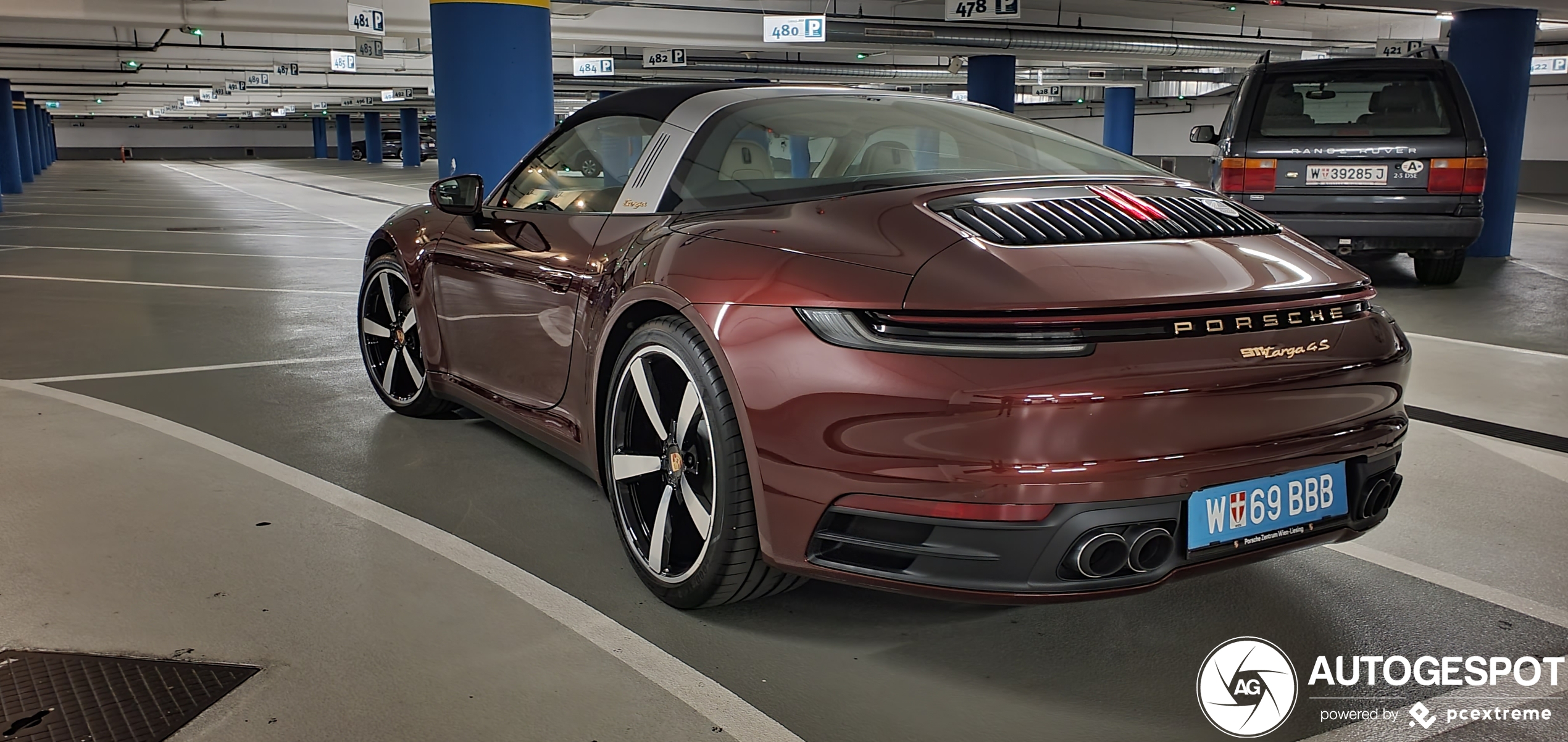 Porsche 992 Targa 4S Heritage Design Edition