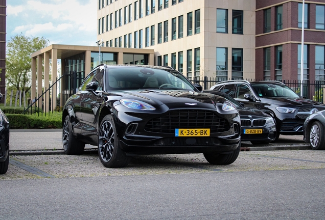 Aston Martin DBX