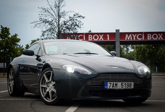 Aston Martin V8 Vantage