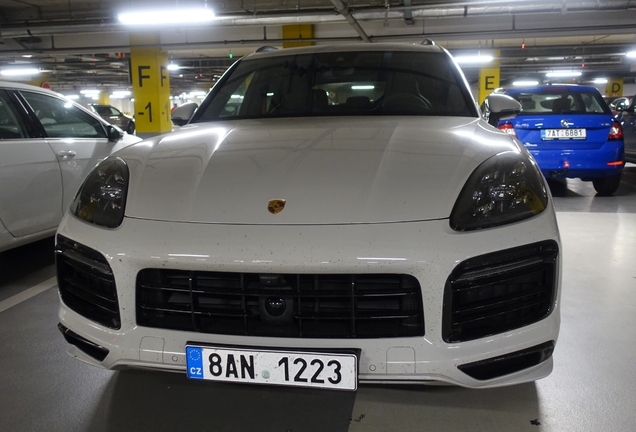 Porsche 9YA Cayenne GTS