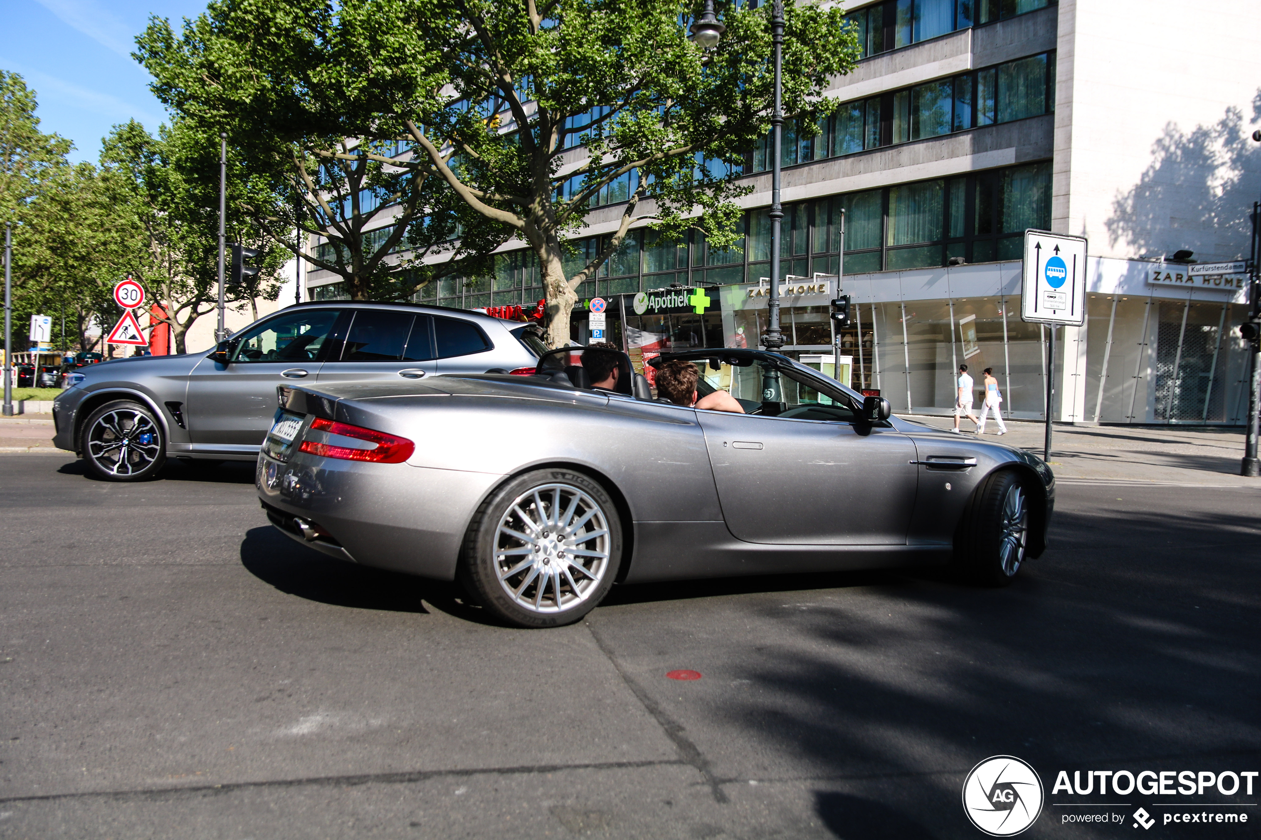 Aston Martin DB9 Volante