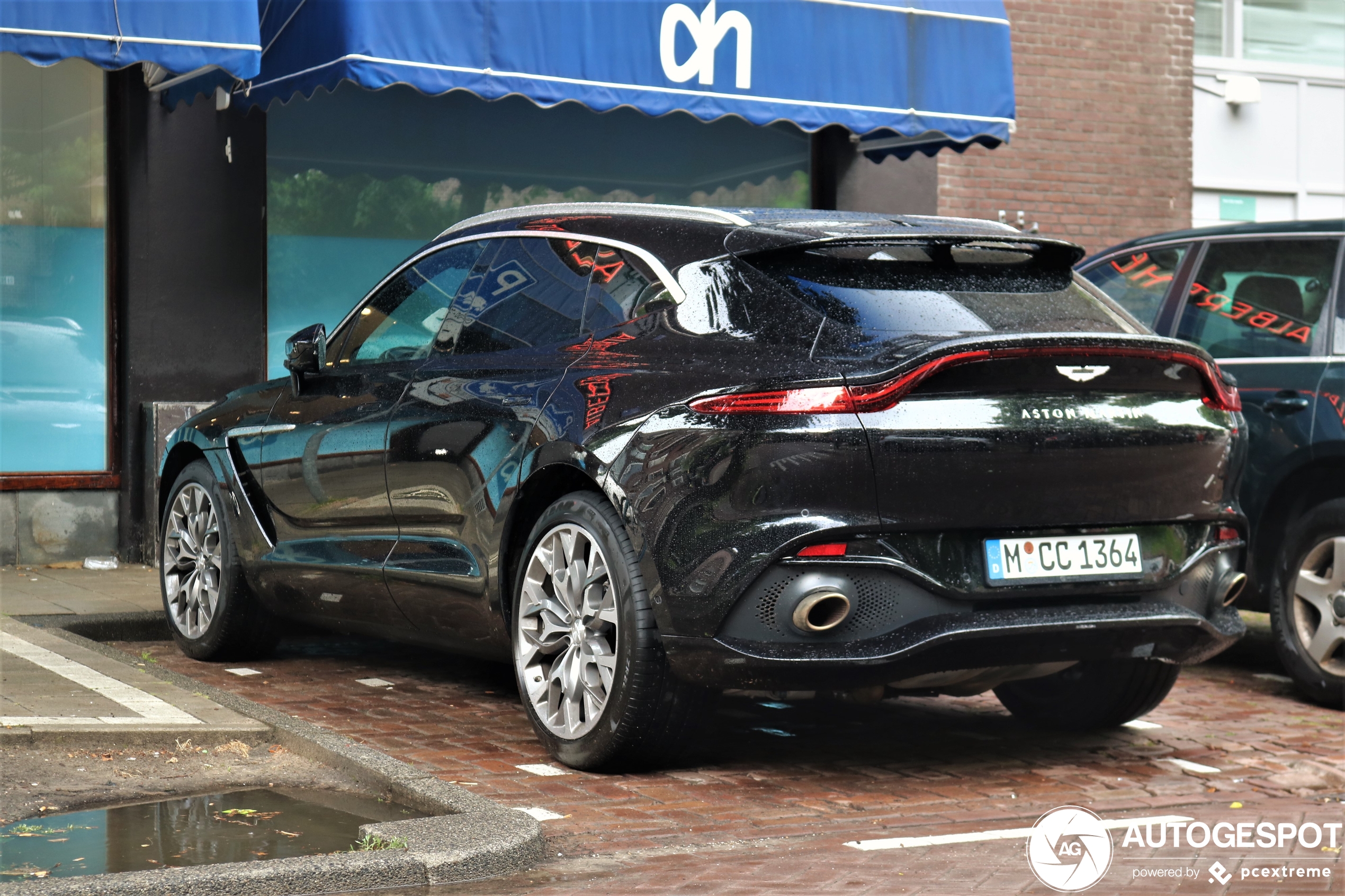 Aston Martin DBX