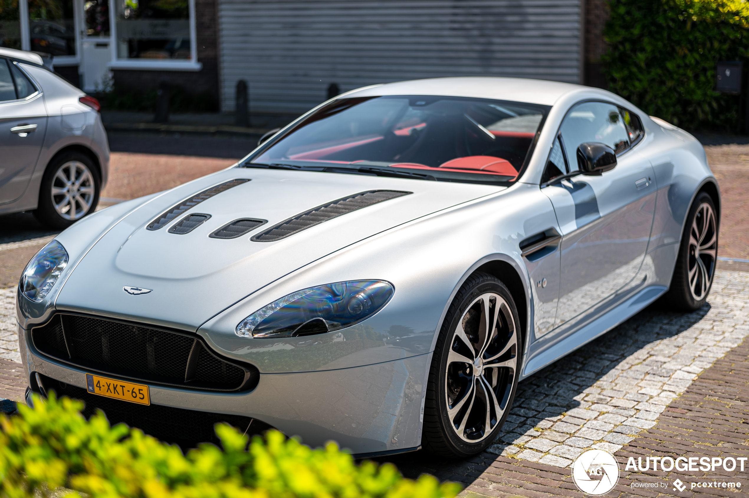 Aston Martin V12 Vantage S