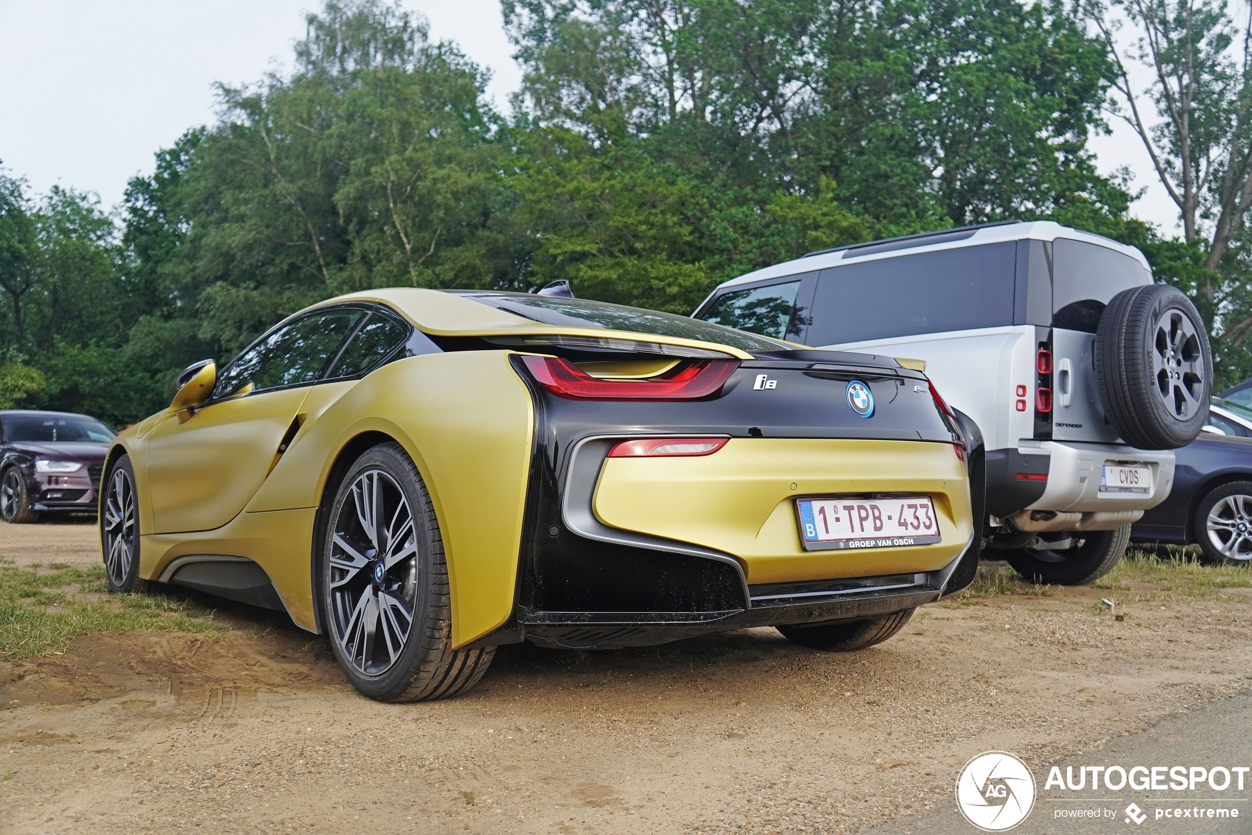 BMW i8 Protonic Frozen Yellow Edition