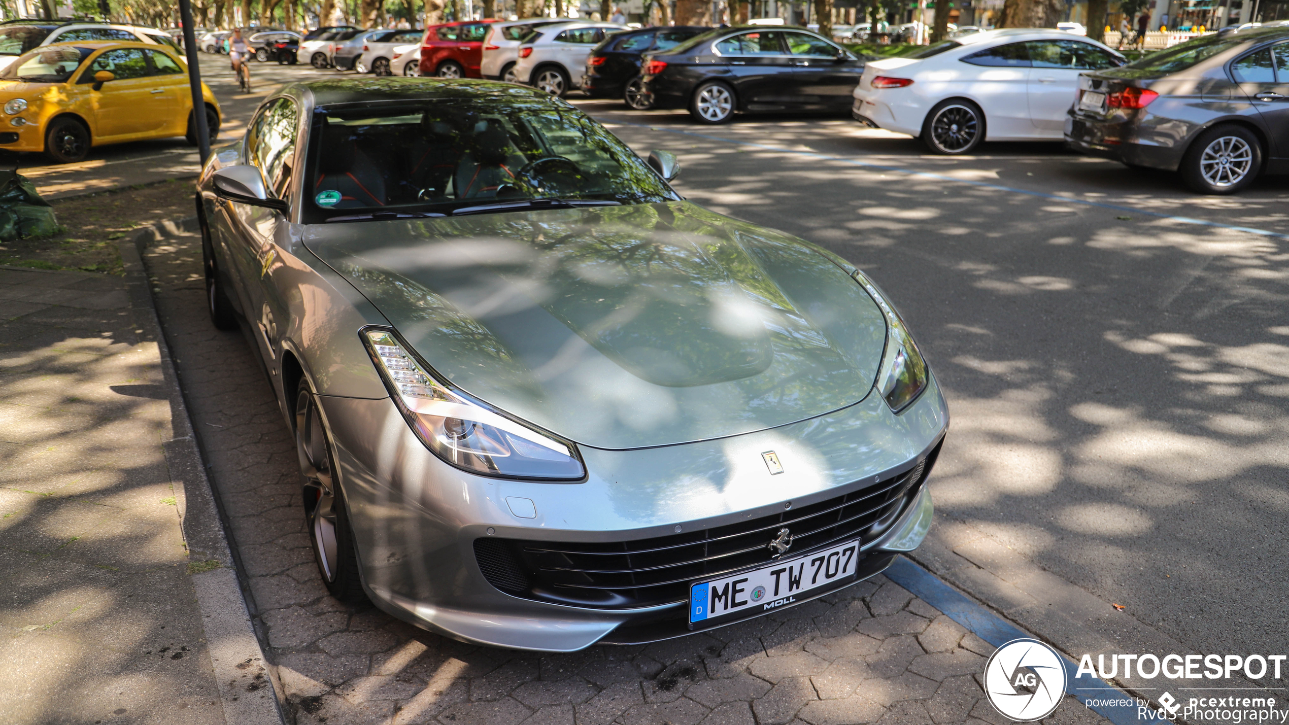 Ferrari GTC4Lusso T