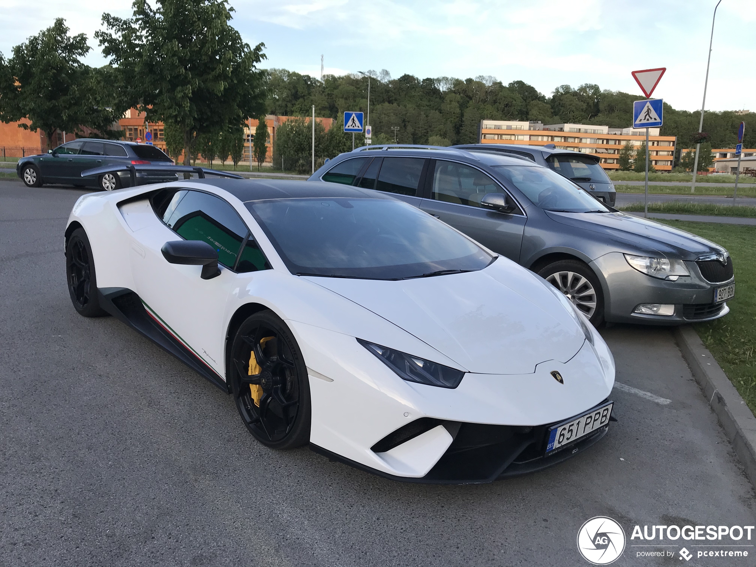 Lamborghini Huracán LP640-4 Performante