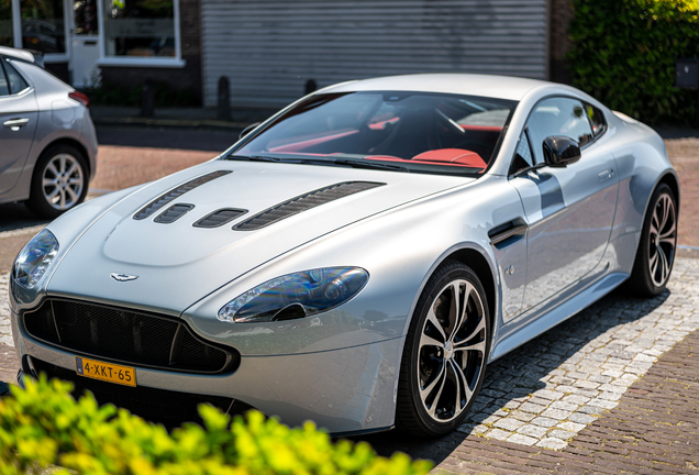 Aston Martin V12 Vantage S