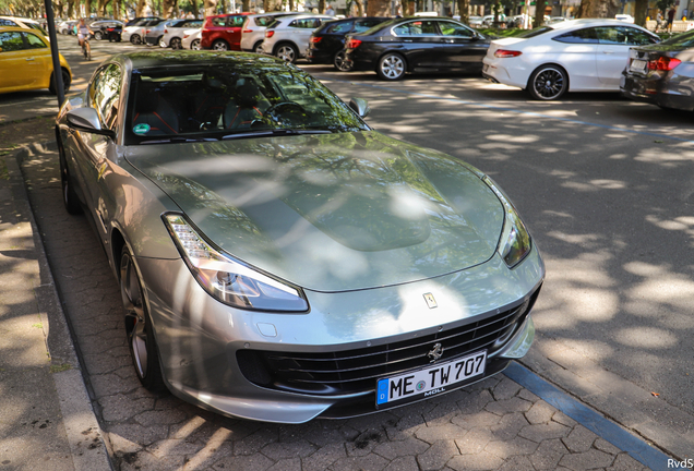 Ferrari GTC4Lusso T