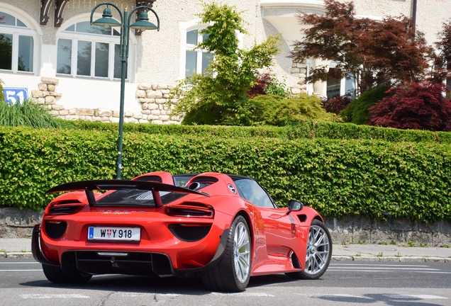 Porsche 918 Spyder Weissach Package