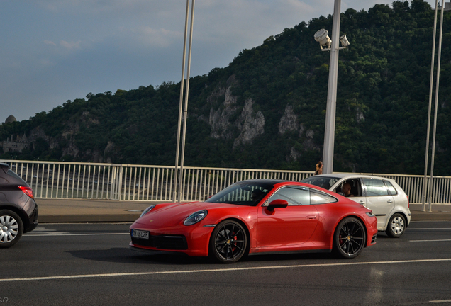 Porsche 992 Carrera 4S