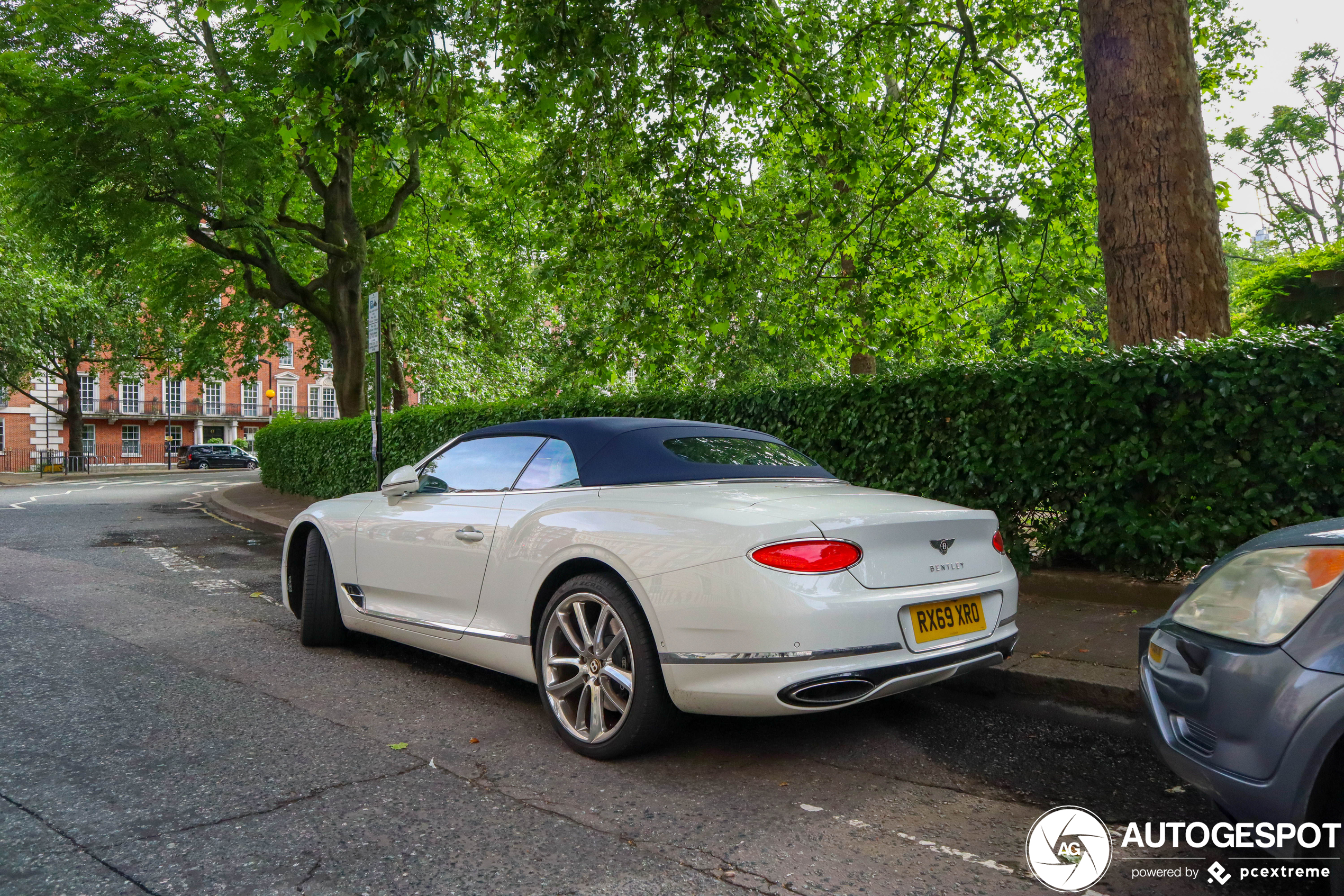 Bentley Continental GTC 2019