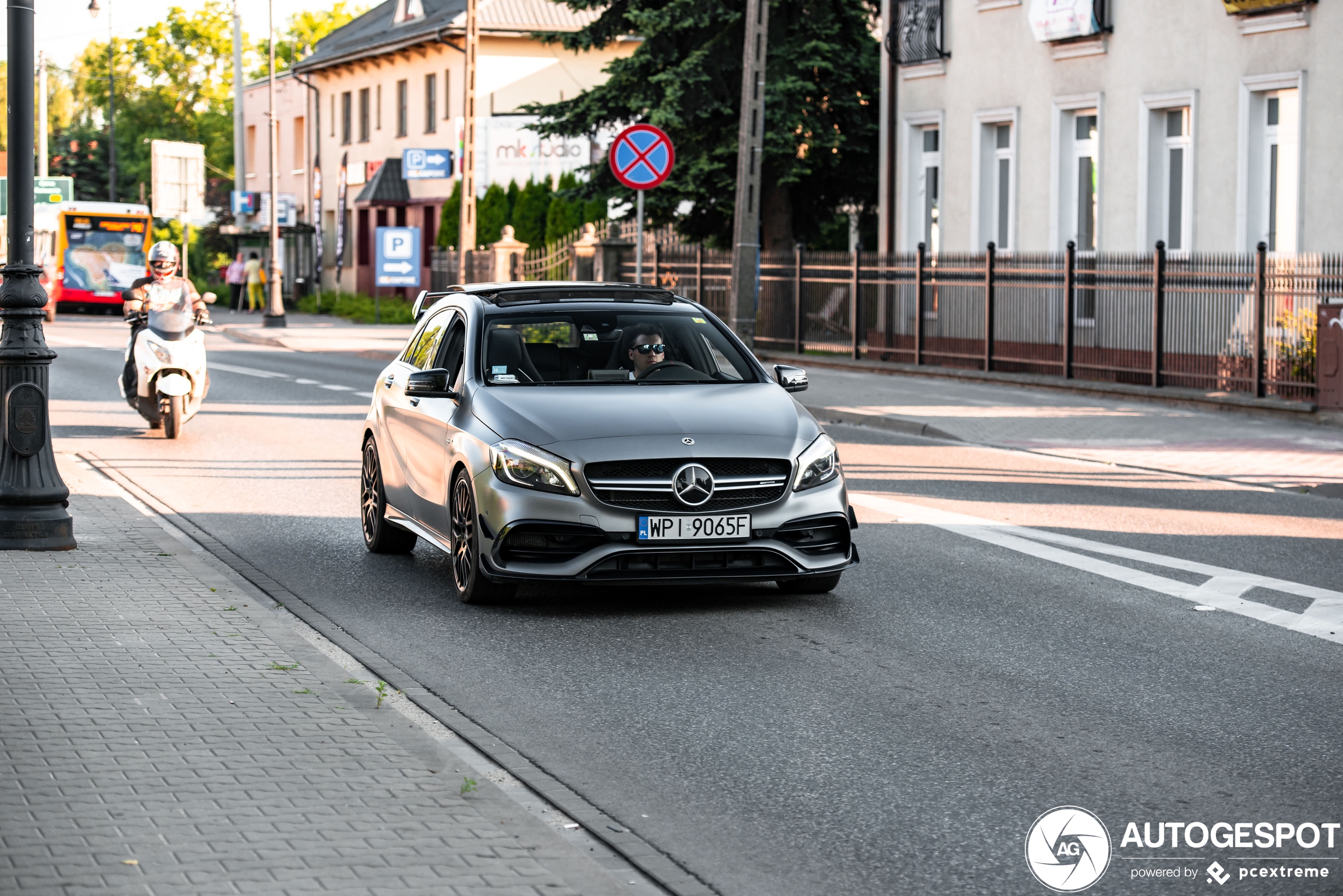 Mercedes-AMG A 45 W176 2015