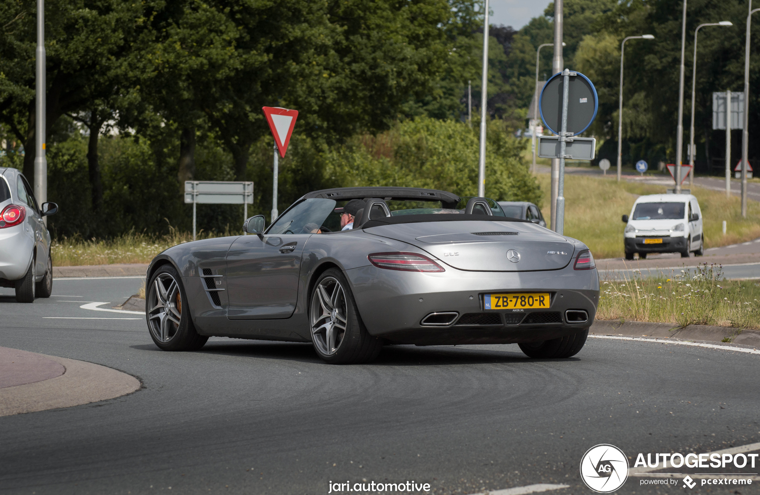 Mercedes-Benz SLS AMG Roadster