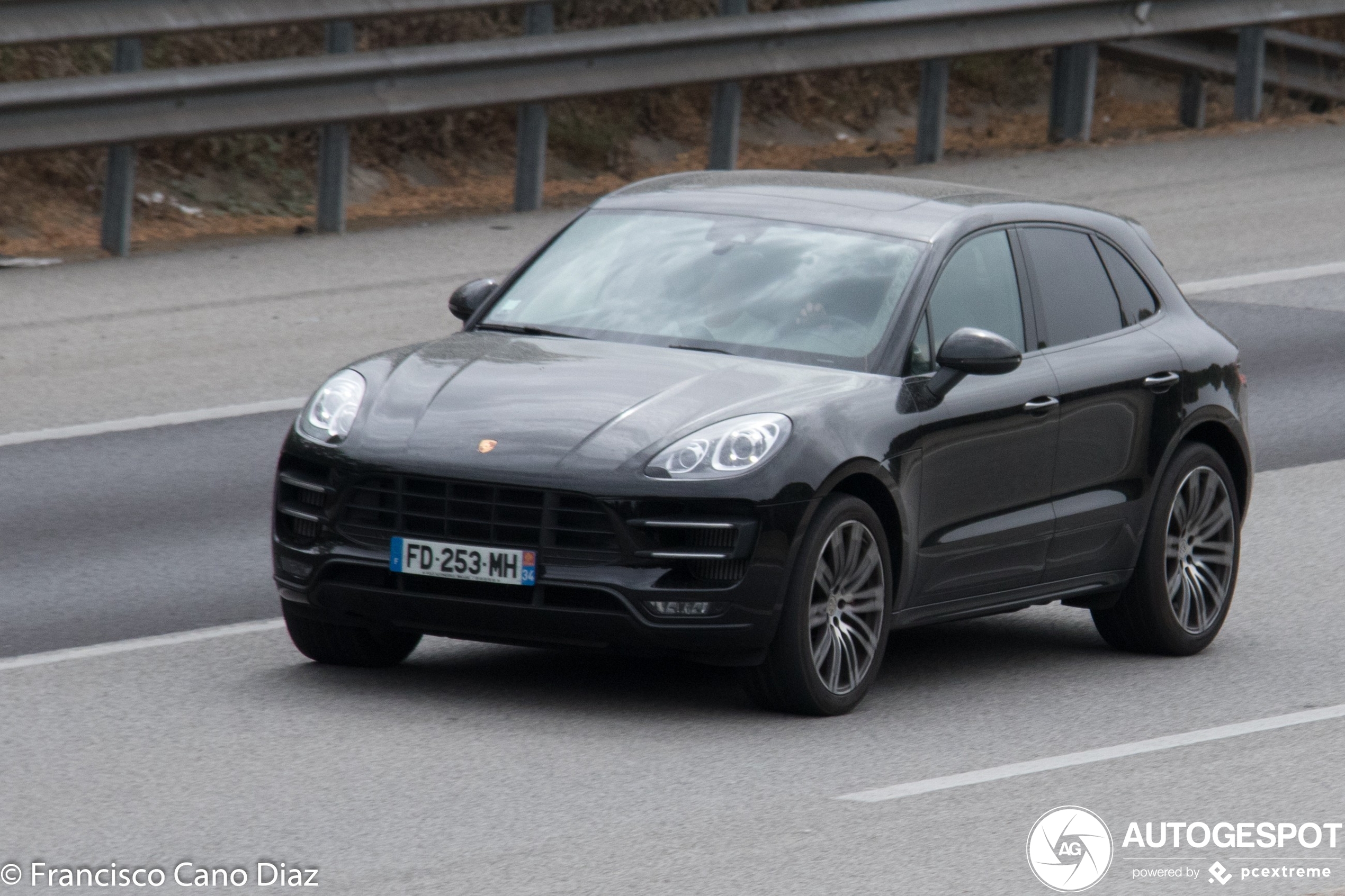 Porsche 95B Macan Turbo