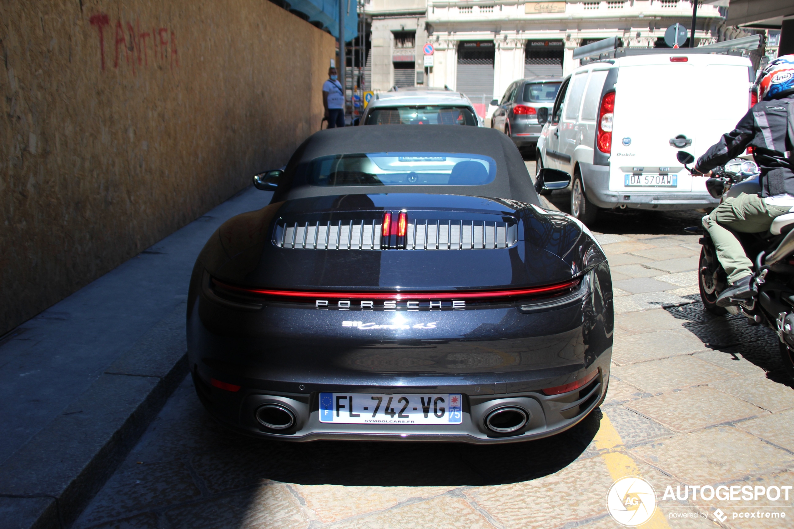 Porsche 992 Carrera 4S Cabriolet