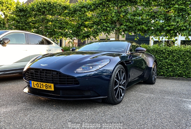 Aston Martin DB11 V8