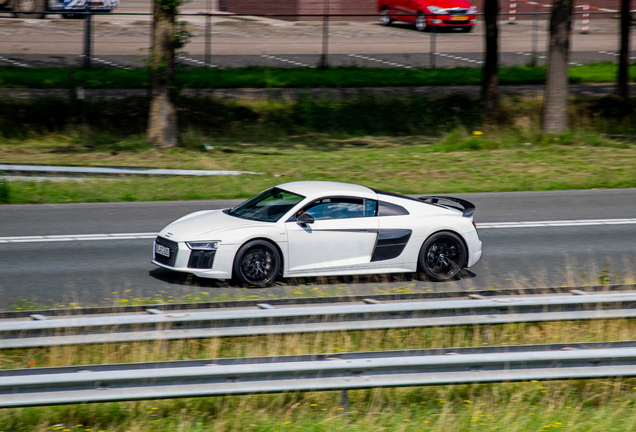 Audi R8 V10 Plus 2015