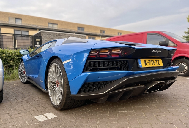 Lamborghini Aventador S LP740-4